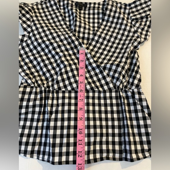 J.Crew black & white gingham check shirt sleeve v-neck blouse Size 4, - Picture 6 of 9